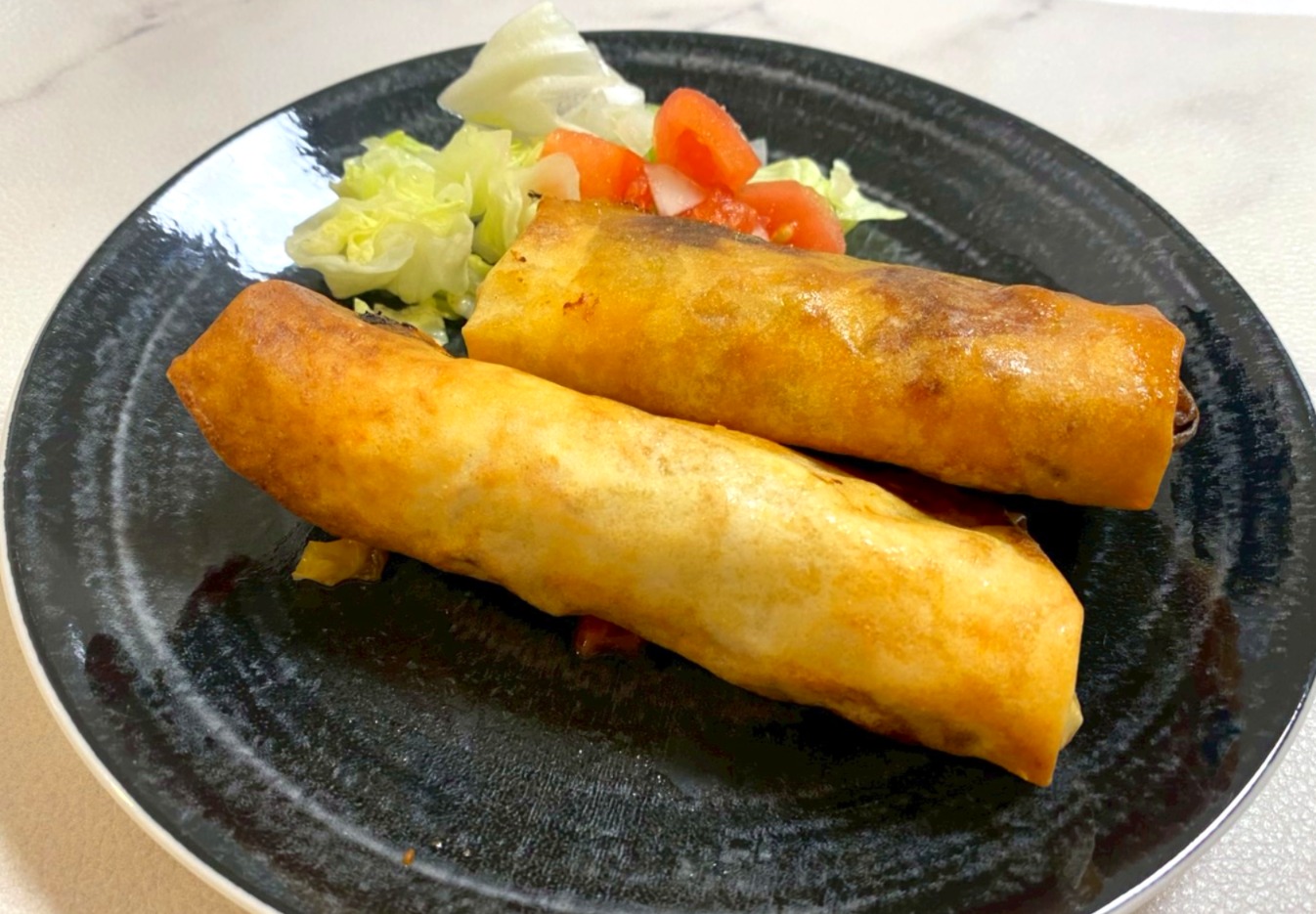 餃子の素を使って簡単！タコス春巻き