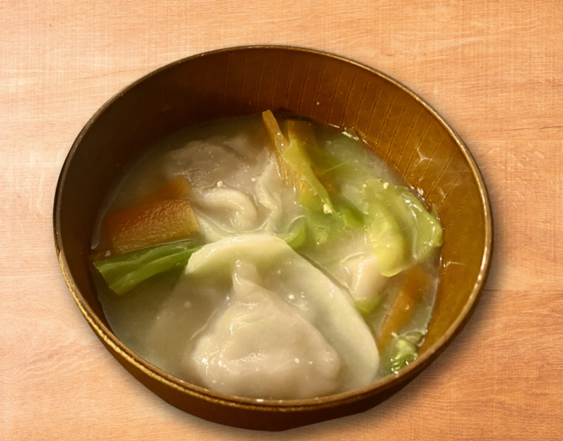 水餃子とキャベツのおみそ汁（味噌汁）